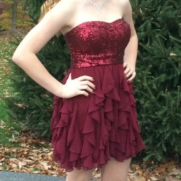 Homecoming/Formal Dress - Picture 4 of 4
